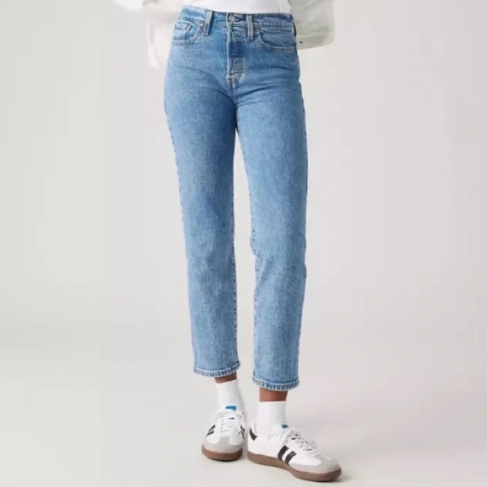 Levi's Wedgie Straight High Rise Button Fly Cotton Blend Blue Jeans - Picture 3 of 13